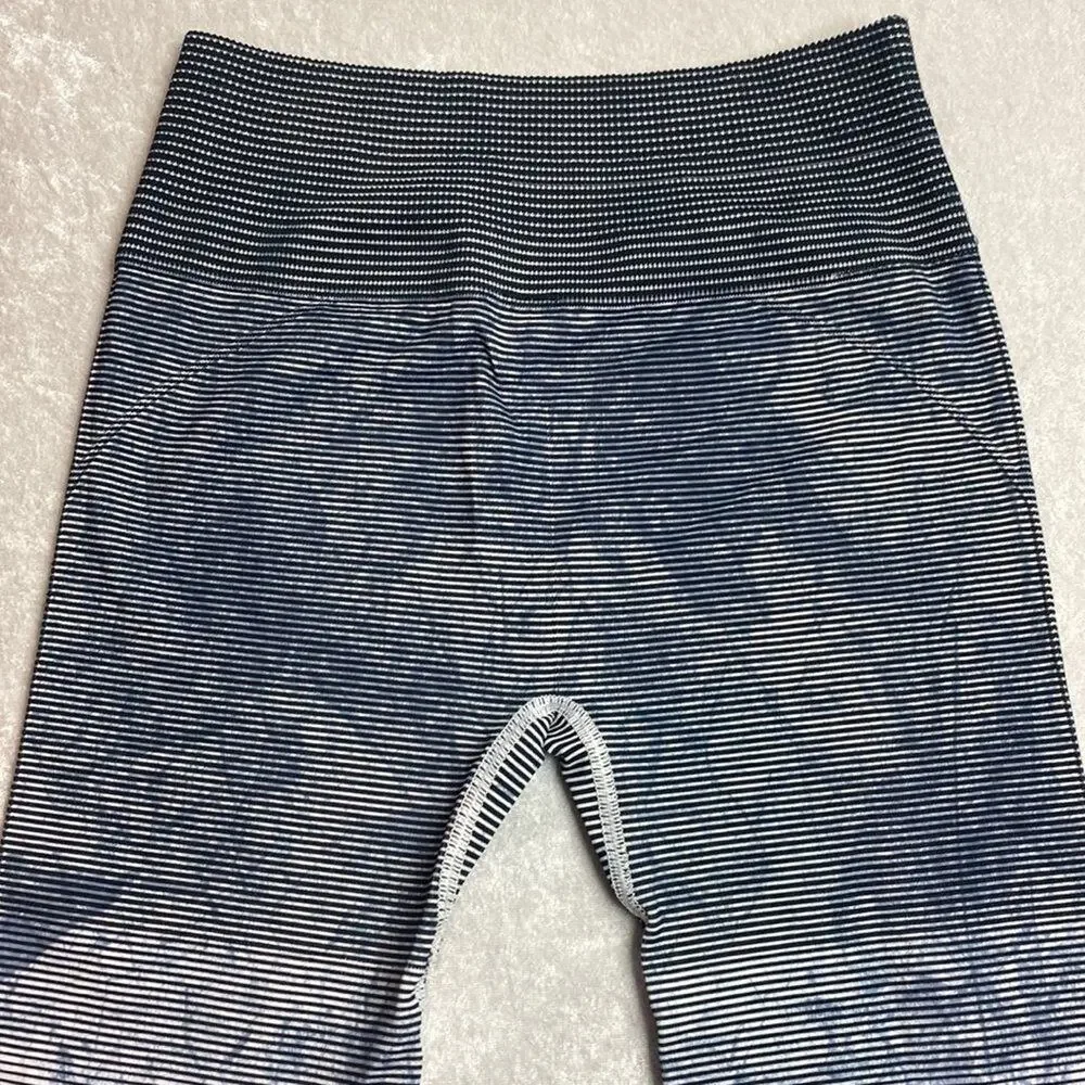 NWOT Lululemon Run Fast and Free Blue 7/8 leggings Size 4